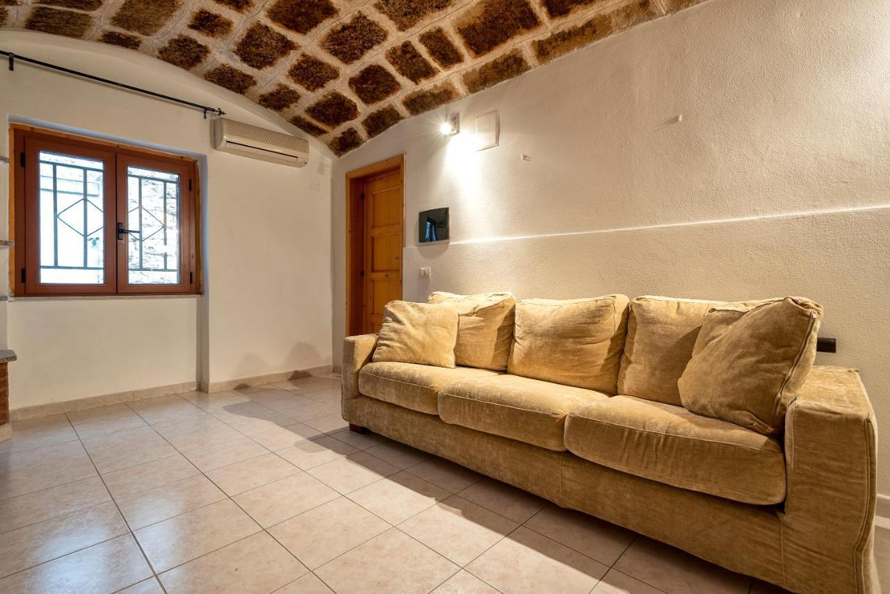 La Via Della Ruota * Alghero