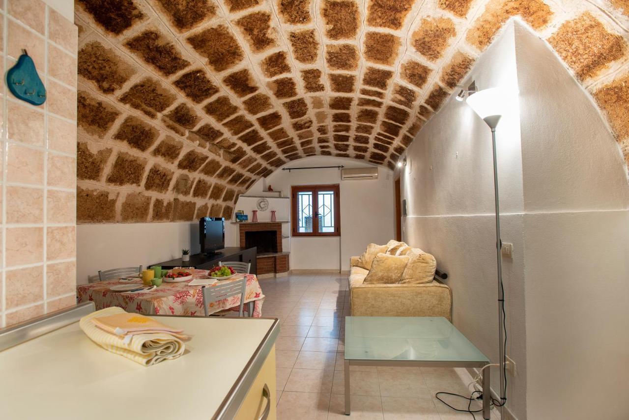 La Via Della Ruota Apartment *